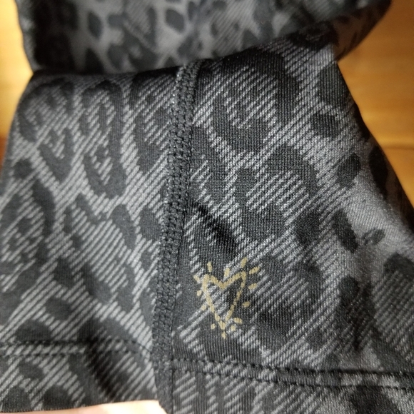 Betsy Jhonson leopard print capri leggings size M - Picture 4 of 6